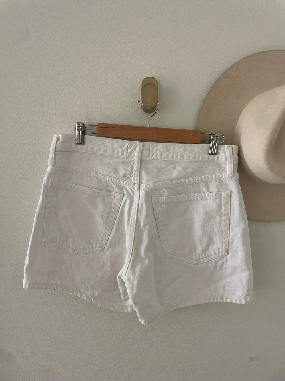 White Agolde Shorts - Picture 4 of 8